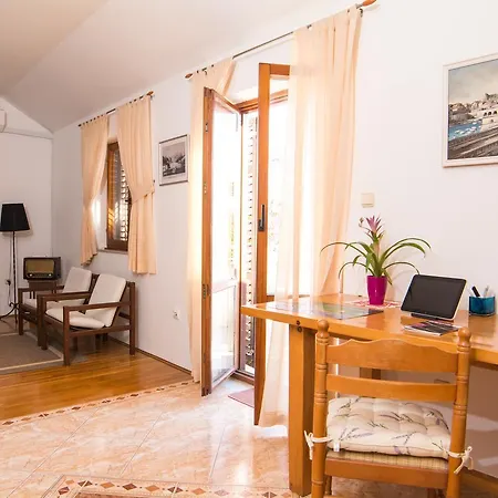 Apartment Bungevilla